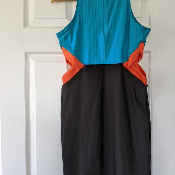 NWT Puma dress size M. - Picture 3 of 3